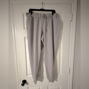 Lululemon women’s relaxed joggers size 12 with drawstring